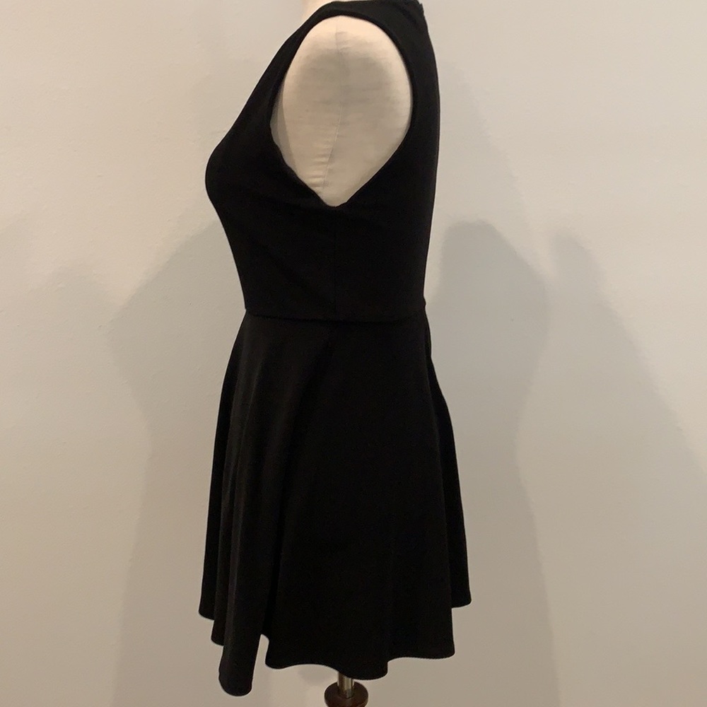 HP 🎉Alice and Olivia Black Fit and Flare Dress - Picture 4 of 8